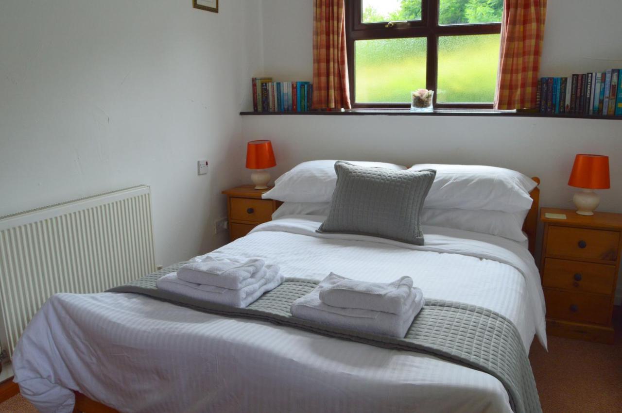 Shipload Cottage Hartland Bagian luar foto