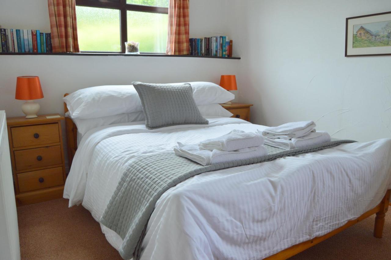 Shipload Cottage Hartland Bagian luar foto